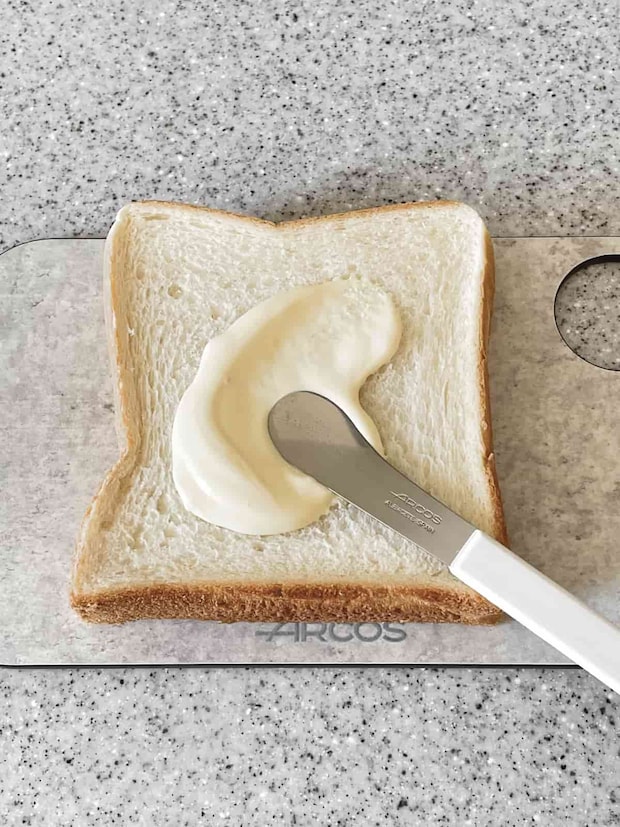 「マヨハニーシナモンシュガートースト」レシピ