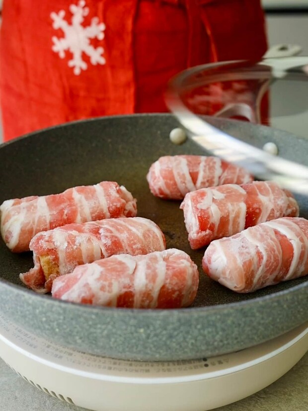 「冷凍ストックに！豚バラの絹厚揚げ巻き」レシピ