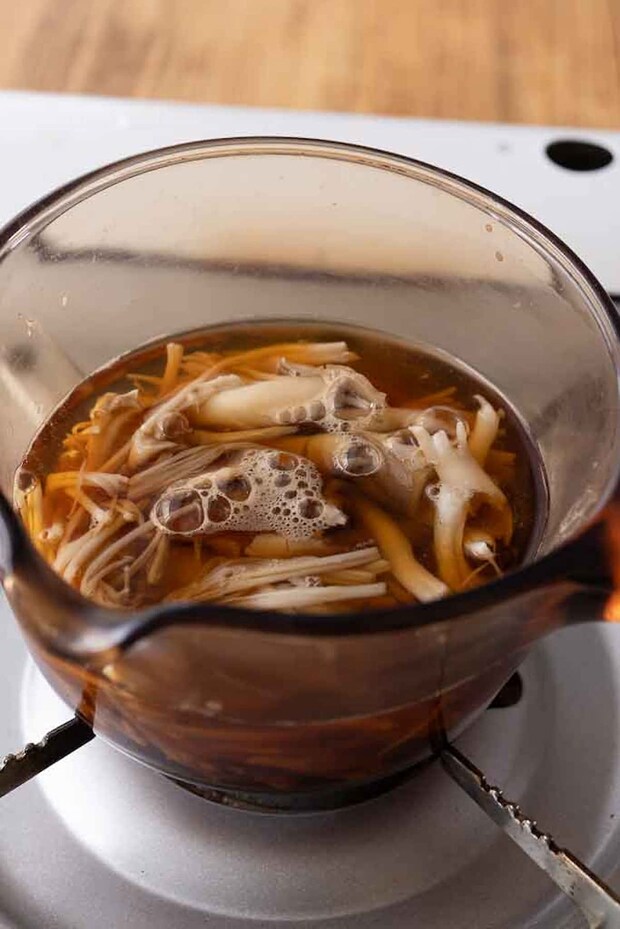 「きのこと豚のつけうどん」レシピ