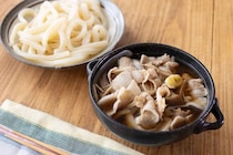 10分で完成！旨みがぎゅっと詰まった♪「きのこと豚のつけうどん」レシピ