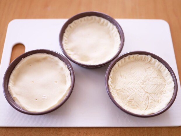 ひとり分サイズで配れる「ガレット・デ・ロワ」レシピ06