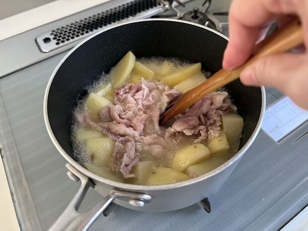 「豚とじゃがいもの塩煮」レシピ