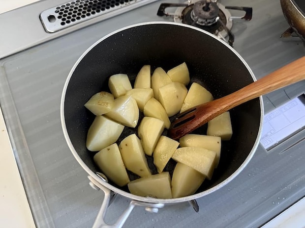 「豚とじゃがいもの塩煮」レシピ