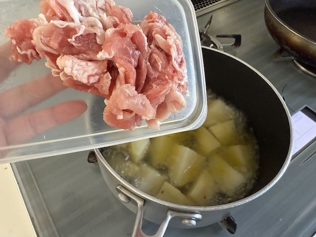 「豚とじゃがいもの塩煮」レシピ