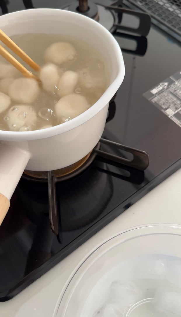 いちごと白玉だんごのパフェ