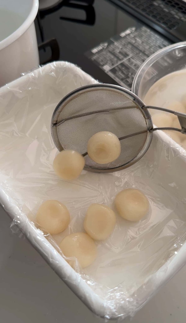 いちごと白玉だんごのパフェ