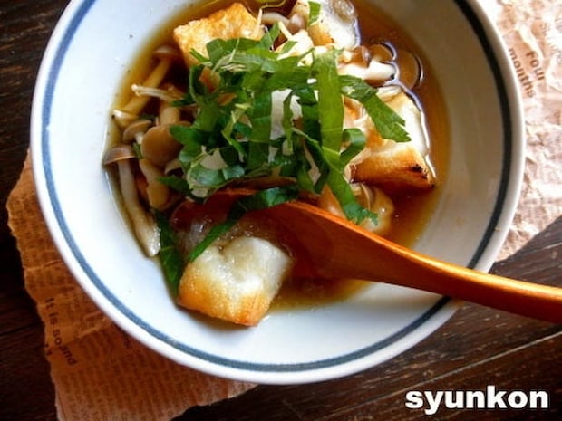 余ったお餅で簡単！「揚げ出し餅のきのこおろしがけ」レシピ