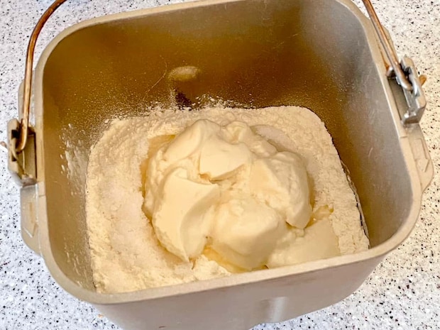 パンプキンクリームチーズの豆乳ヨーグルトパン