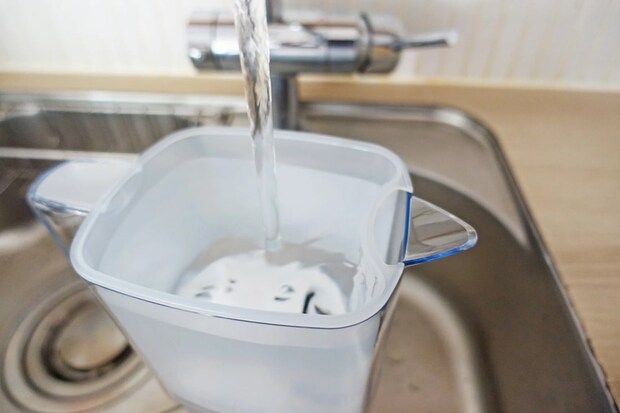 BRITA（ブリタ） リクエリ　水を入れる
