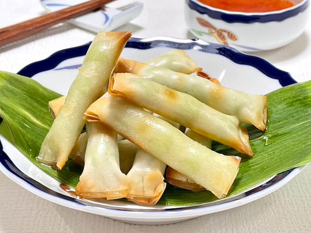 枝豆のワンタン皮巻き スイチリソース添え