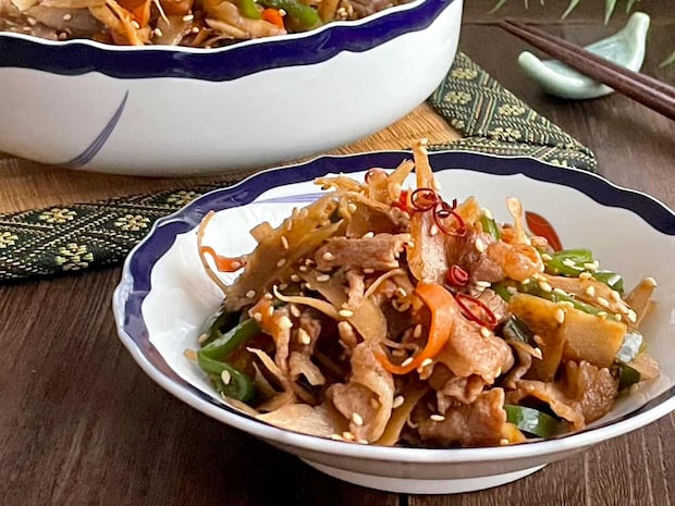 牛肉入り彩りきんぴらごぼう