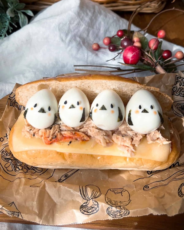 シマエナガのツナチーズロールサンド