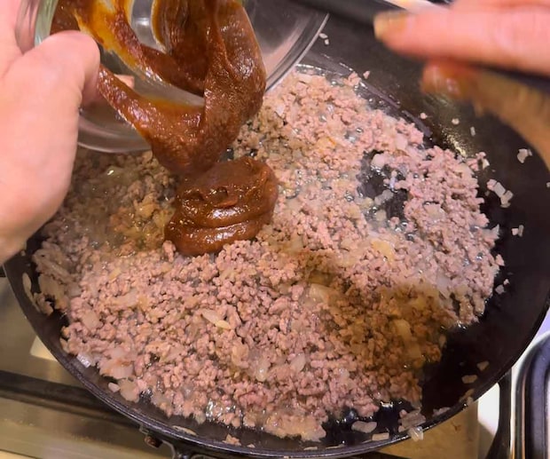 豆板醤と甜麺醤の肉味噌