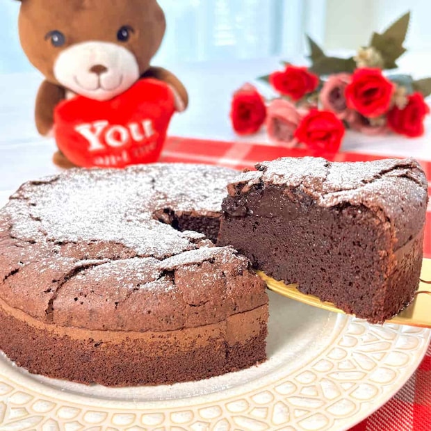 バレンタインに失敗しない！メレンゲ不要で簡単「濃厚ガトーショコラ」