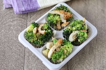 冷凍しても食感が気にならない！「ブロッコリーとちくわのコンソメ和え」簡単レシピ
