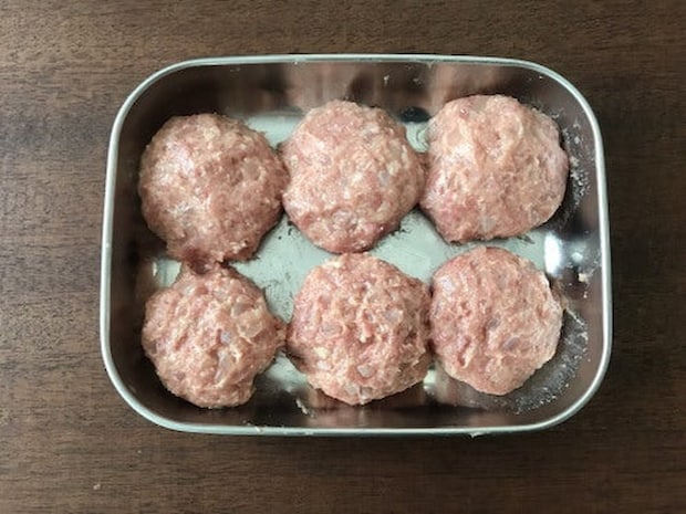 山本ゆりさんの「やわらか煮込みハンバーグ」レシピ