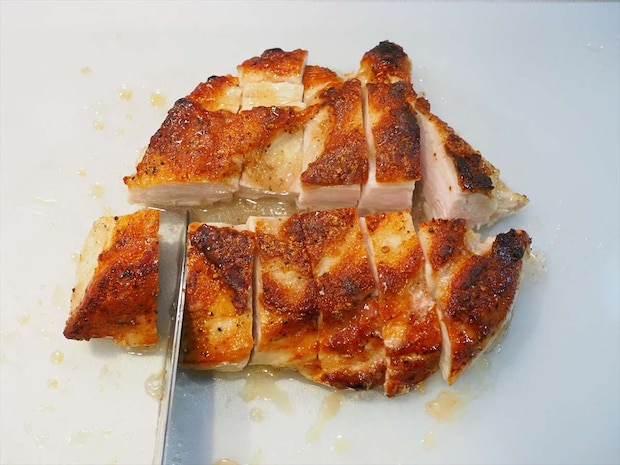 鶏むね肉で揚げない油淋鶏｜フライパン一つで簡単＆美味しい