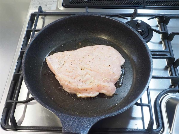 鶏むね肉で揚げない油淋鶏｜フライパン一つで簡単＆美味しい