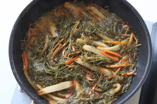 きざみ昆布とさつまあげの煮物