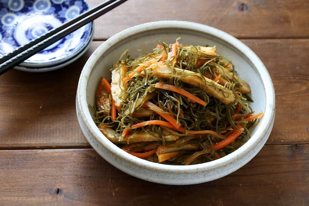 きざみ昆布とさつまあげの煮物