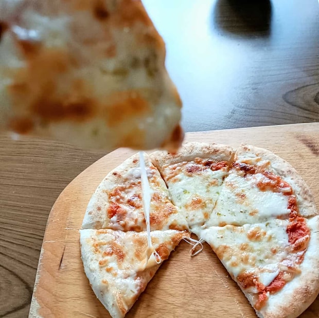 無印良品「国産バジルソースのマルゲリータピザ」