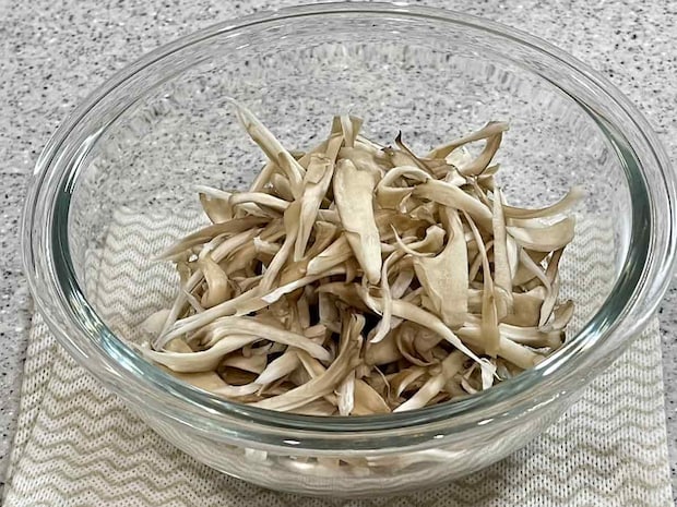 舞茸とごぼうのきんぴら