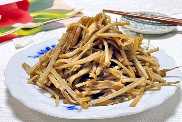 地味こそウマイ！「まいたけとごぼうのきんぴら」の作り方