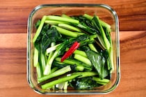 切って混ぜるだけ♪「小松菜」は「浅漬け」にして活用しよう！