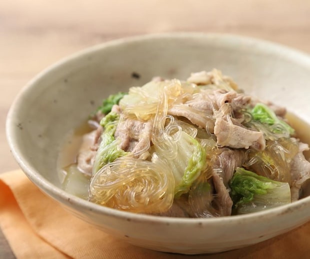 “いいね”1.8万超!SNSで人気の「豚こま白菜おかず」に箸が止まらない♪