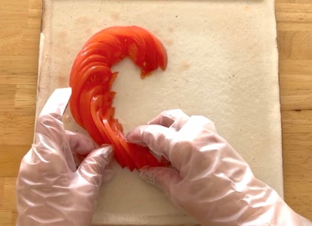 ハートのトマトサラダ