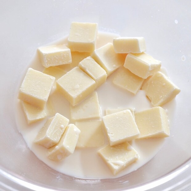 いちごの豆乳トリュフ