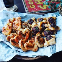 バレンタインにも！サクサクおいしい♪「ベーコンパイ」と「ミートパイ」レシピ