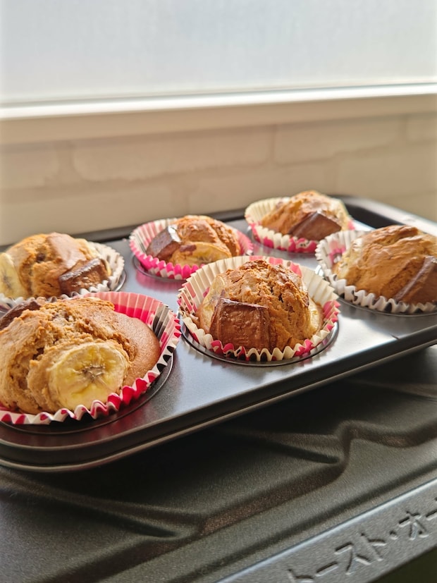 甘すぎないのがうれしい♪簡単「バナナチョコマフィン」