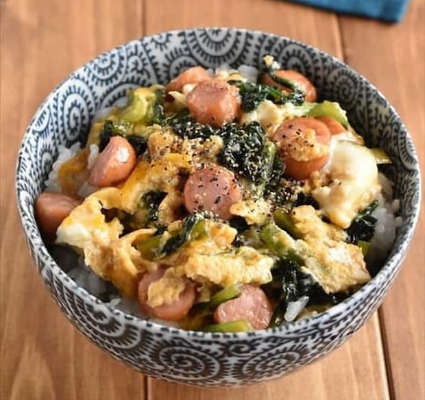 忙しい日はこれでOK!冷蔵庫食材で作れる「簡単どんぶり」