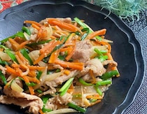 余りがちなオイスターソースで！「豚こま切れ肉」のコク旨おかず