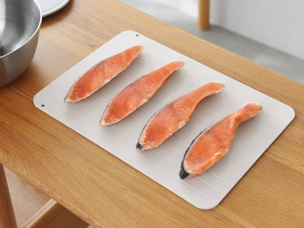 密着度がUPするバンド付き 解凍プレート ホワイト／atomico アトミコ