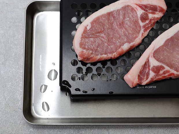 解凍時のドリップが落ちる 穴あき バット付き 解凍プレート