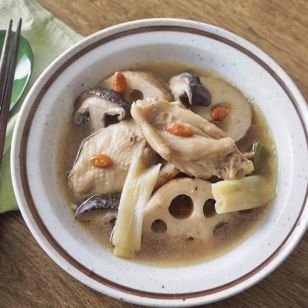 一口食べれば幸せ♪「手羽先の煮込み」に箸が止まらない！