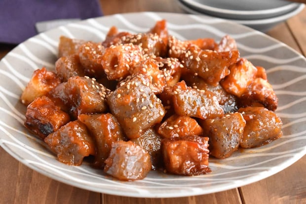 ちくわとこんにゃくのヤンニョム炒め