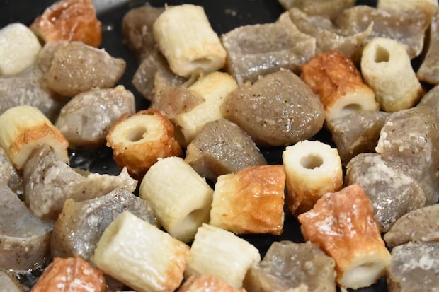 ちくわとこんにゃくのヤンニョム炒め