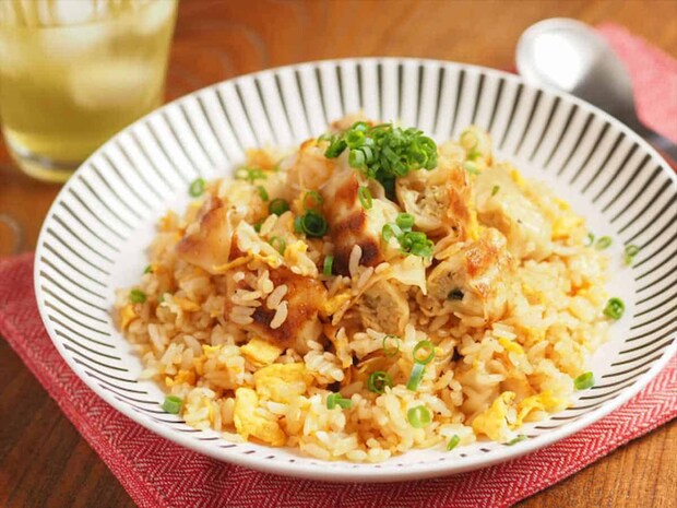 筋肉料理人さん 焼き餃子で酢醤油チャーハン