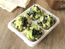 旬の甘みをぎゅっ！冷凍できる「春キャベツとわかめのナムル」簡単レシピ