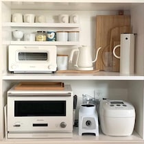 電子レンジの置き方どうしてる？使いやすい「キッチン家電」収納アイデア