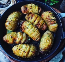 切り込みで見た目も味も楽しめる！「ハッセルバックレシピ」3選