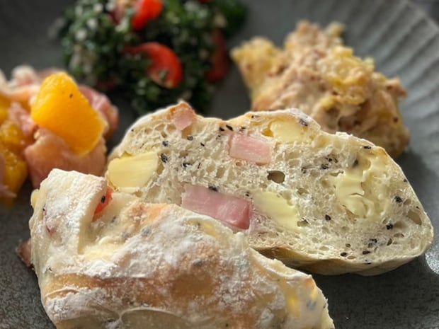 ベーコンとチーズのリュスティック