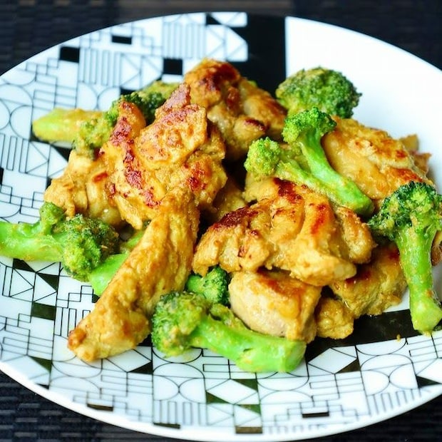 鶏肉とブロッコリーのタンドリー炒め
