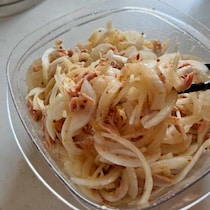 「新玉ねぎ×ツナ」で簡単！切って和えるだけの副菜レシピ4選