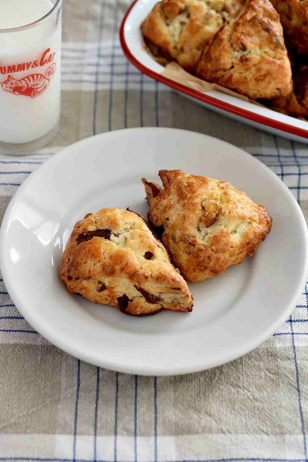 チョコナッツスコーン