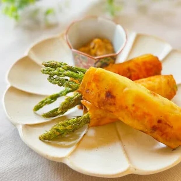 くるくるアスパラ春巻き