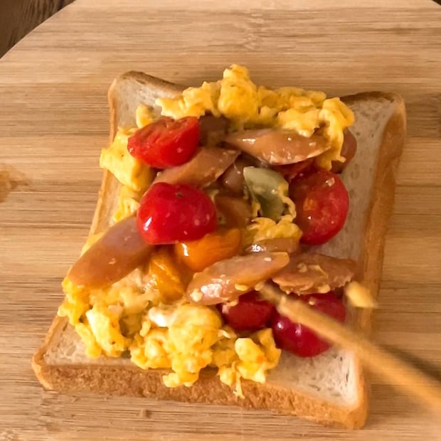 ふわとろ卵とチーズのごちそうトースト